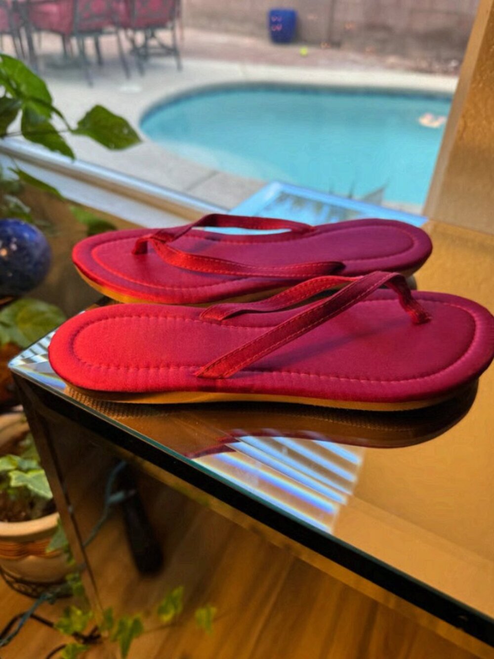 Vibrant, pink women's thong style sandals, size 5